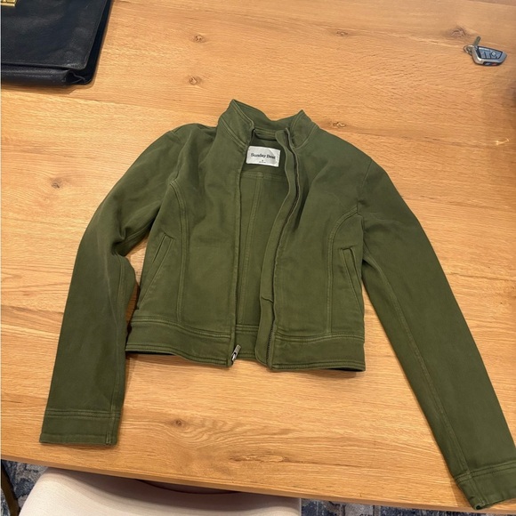 Aritzia Sunday Best Lourdes Jacket - Picture 2 of 7